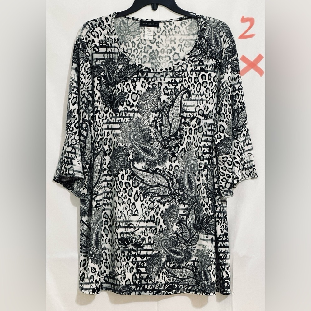 LADIES WHITE TOP WITH BLACK FLOWERS
